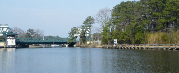 Free docks on the right just south of Great Bridge